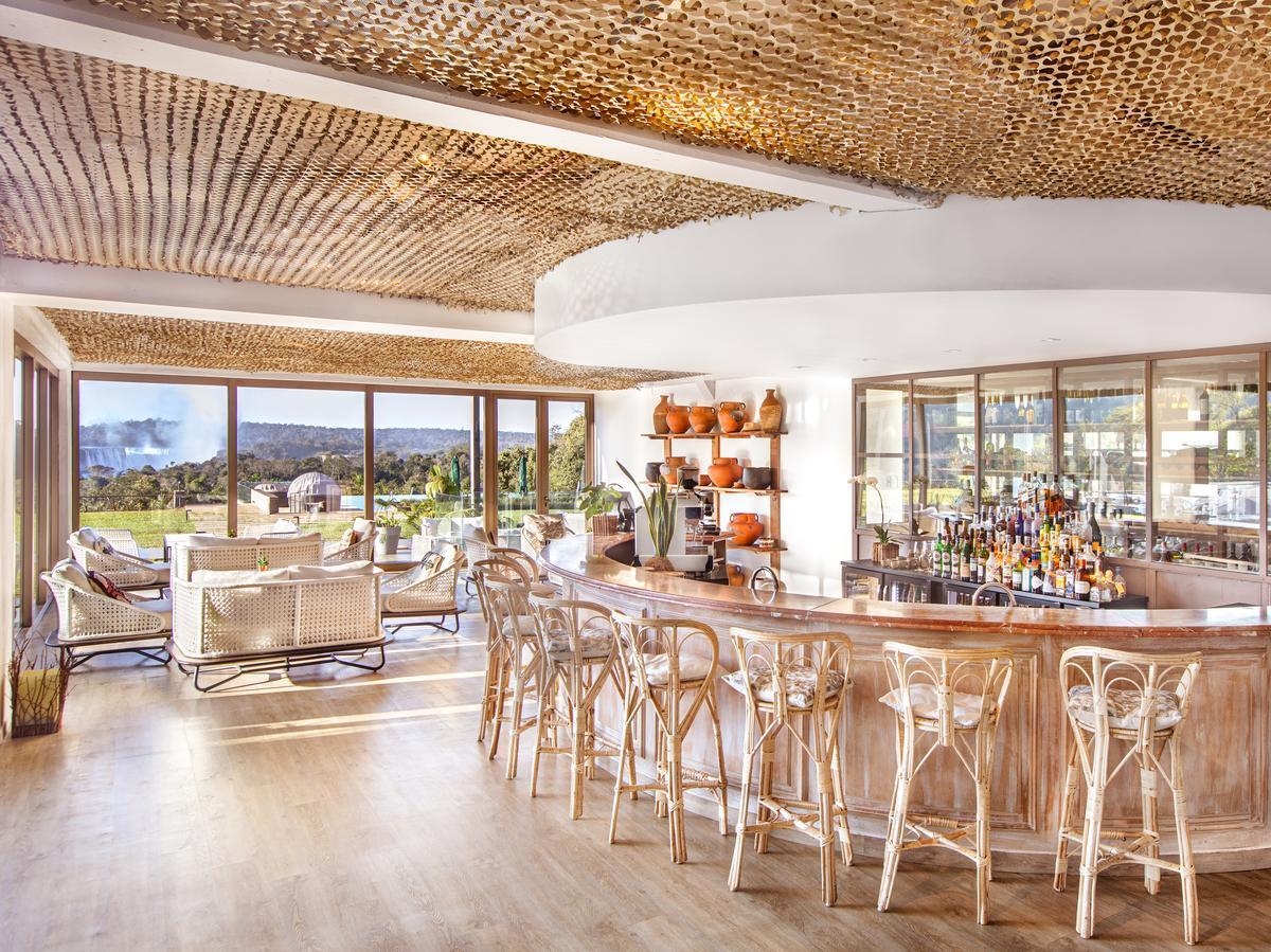 Hotel restaurant and bar at Gran Melia Iguazu