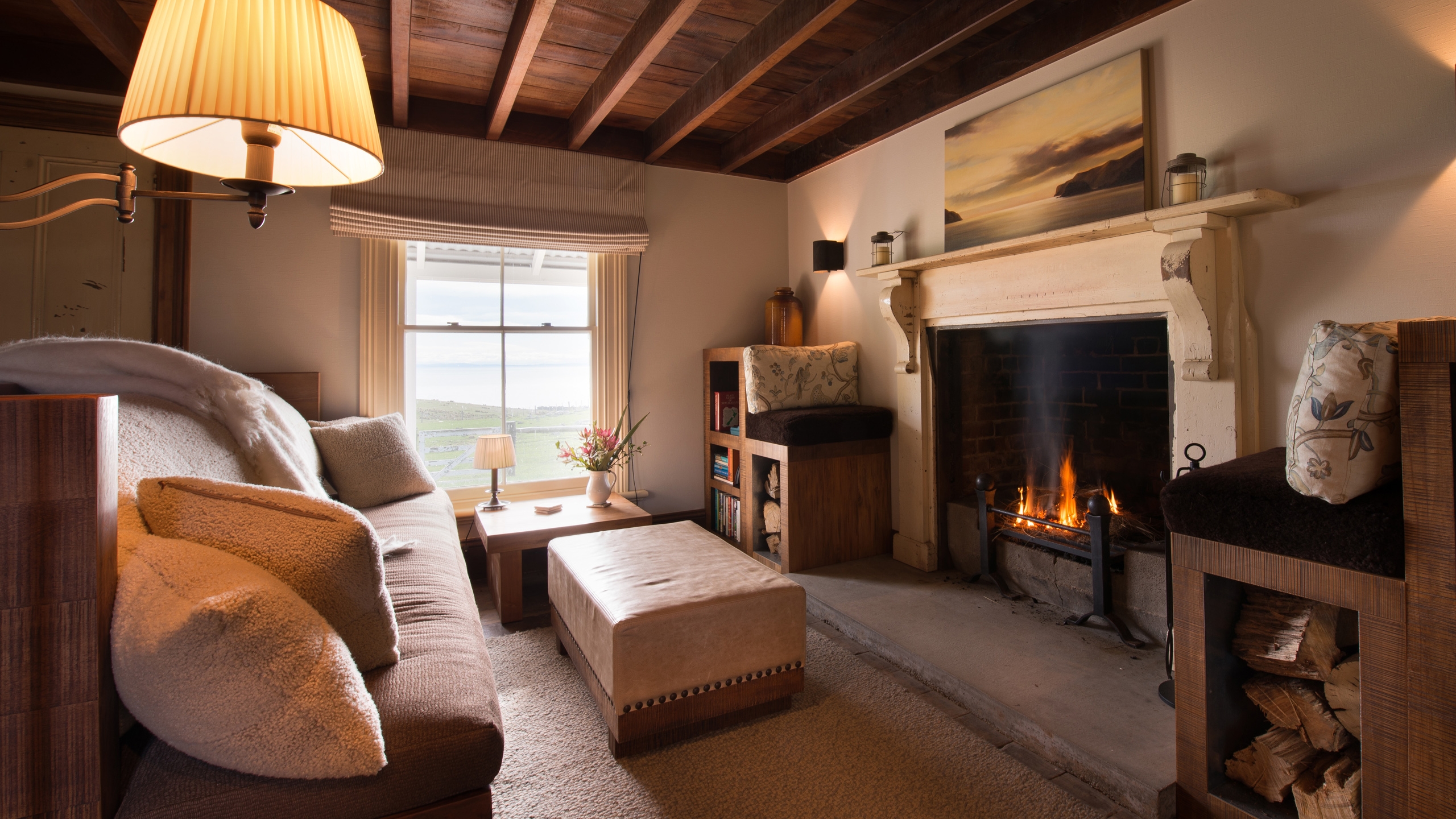 annandale-shepherds-hut-living-room