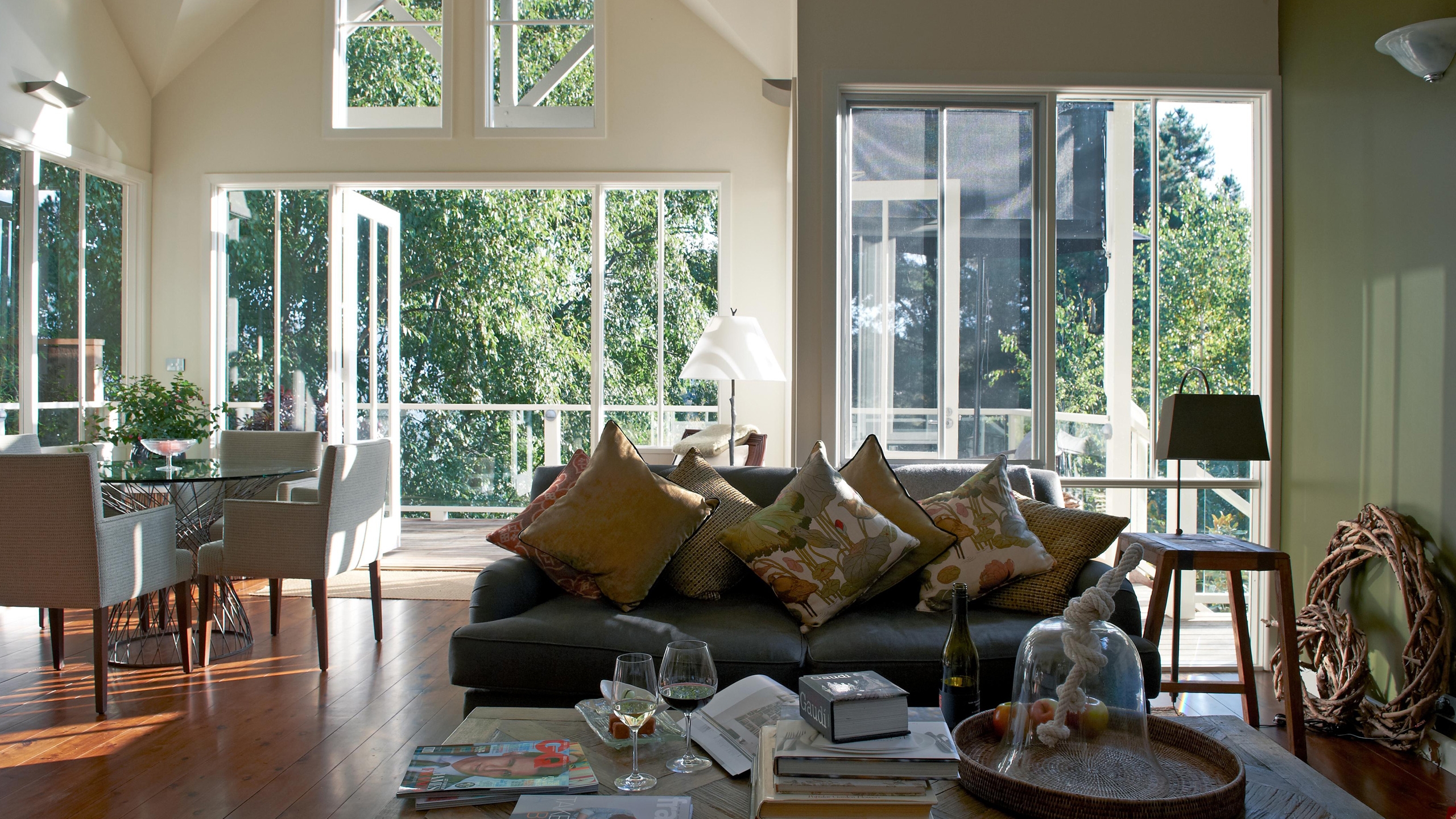 lake-house-daylesford-lounge