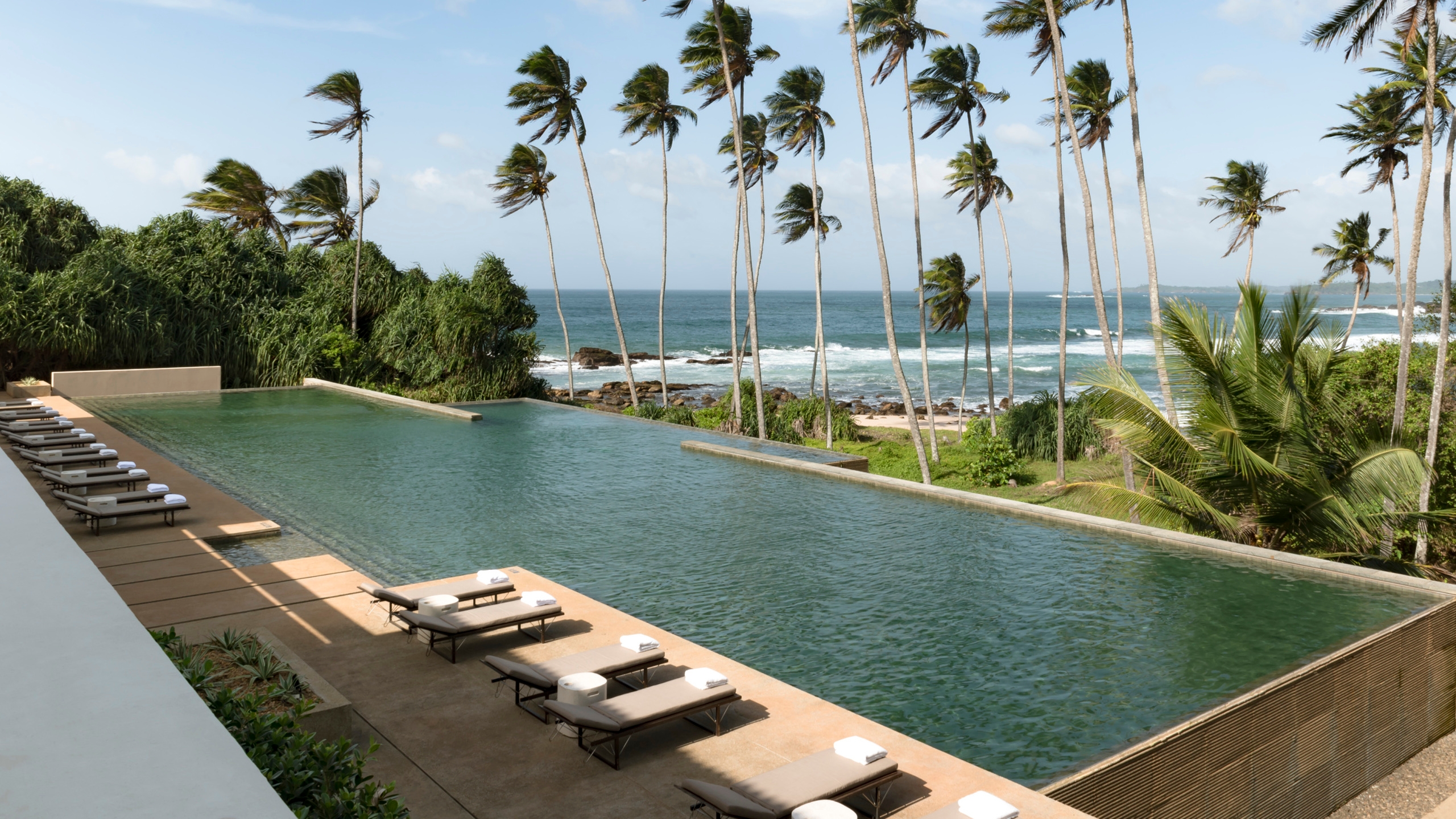 amanwella-pool-and-trees