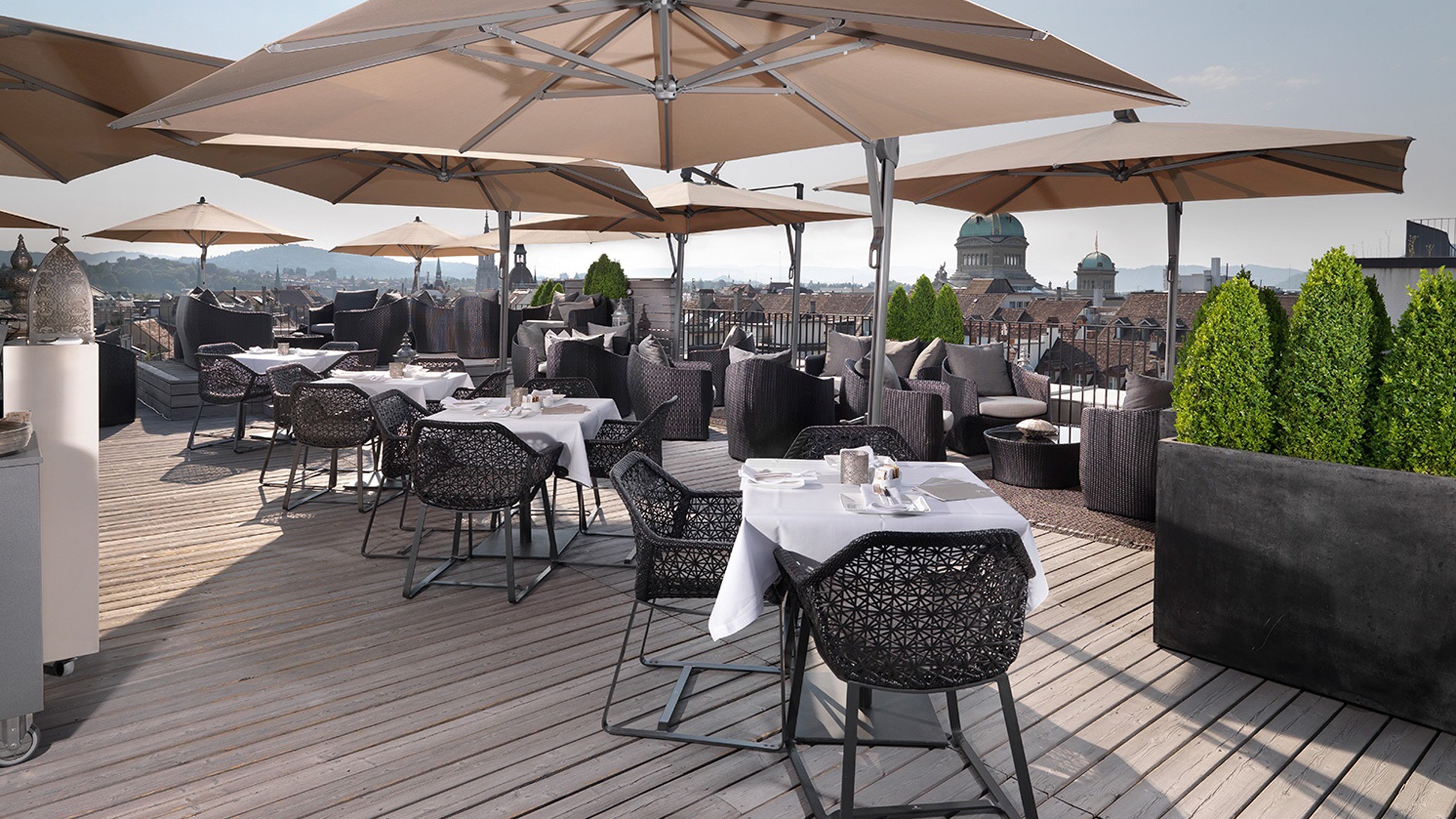 schweizerhof-hotel-terrace