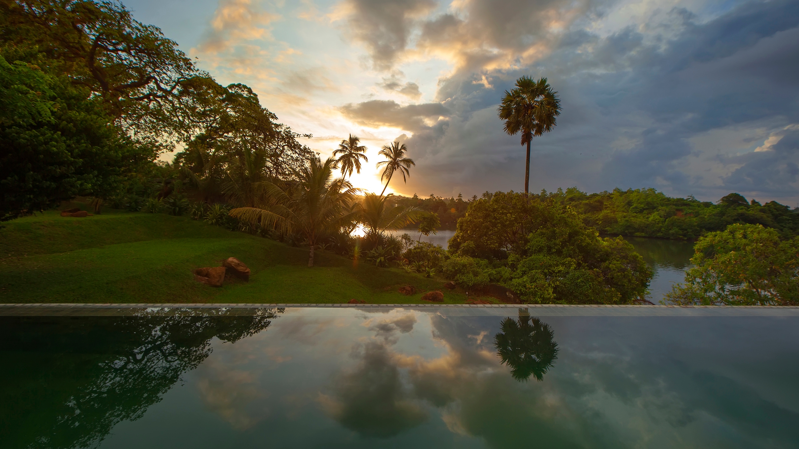 tri-galle-pool-sunset