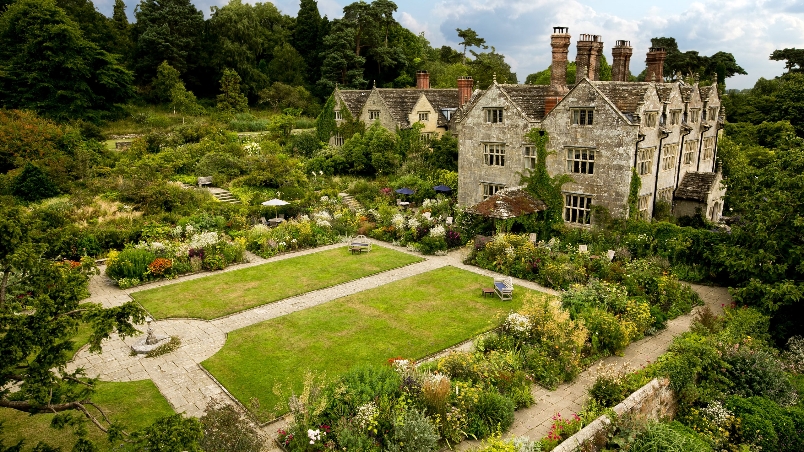 gravetye-manor-exterior
