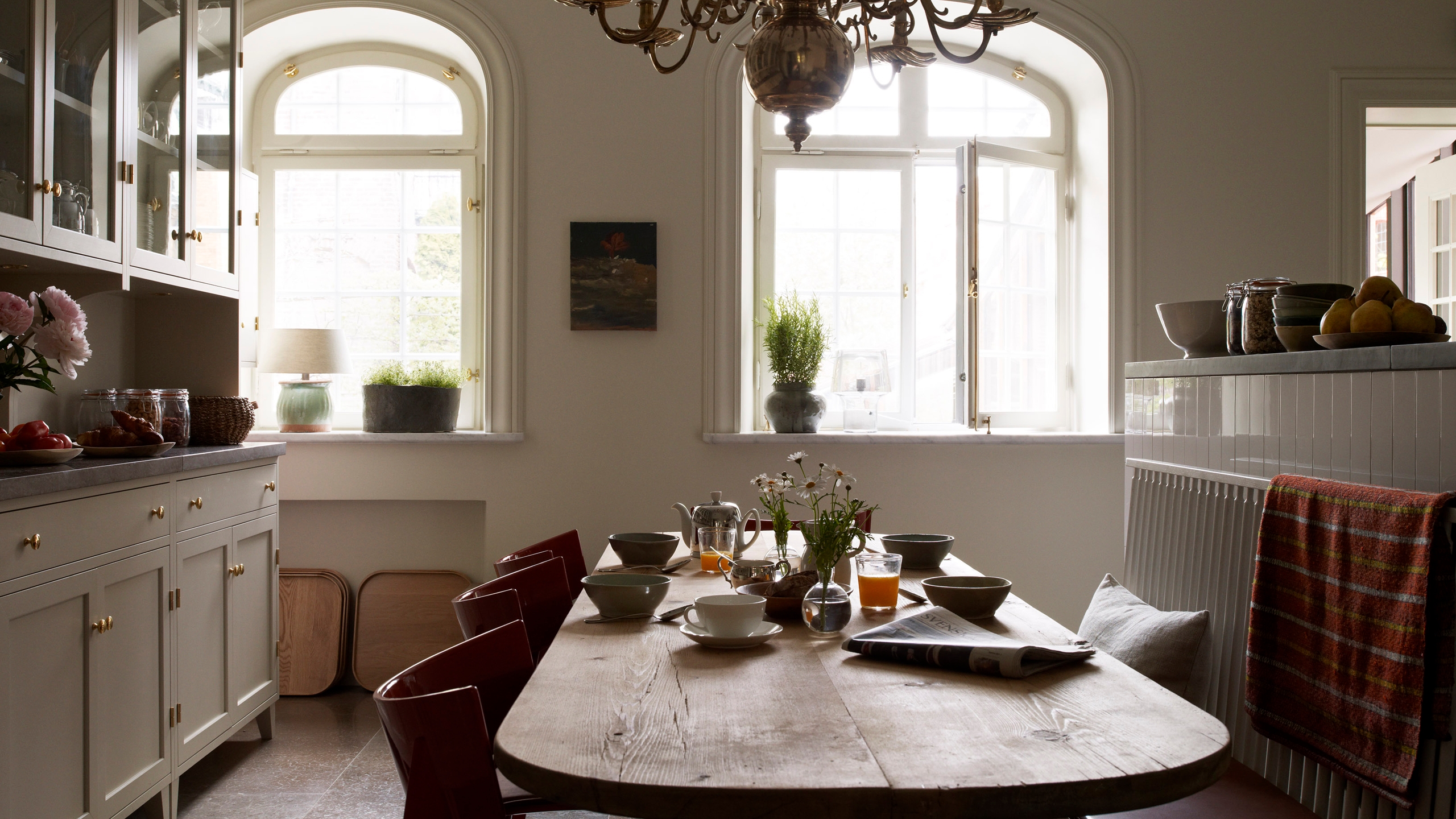 ett-hem-kitchen-table