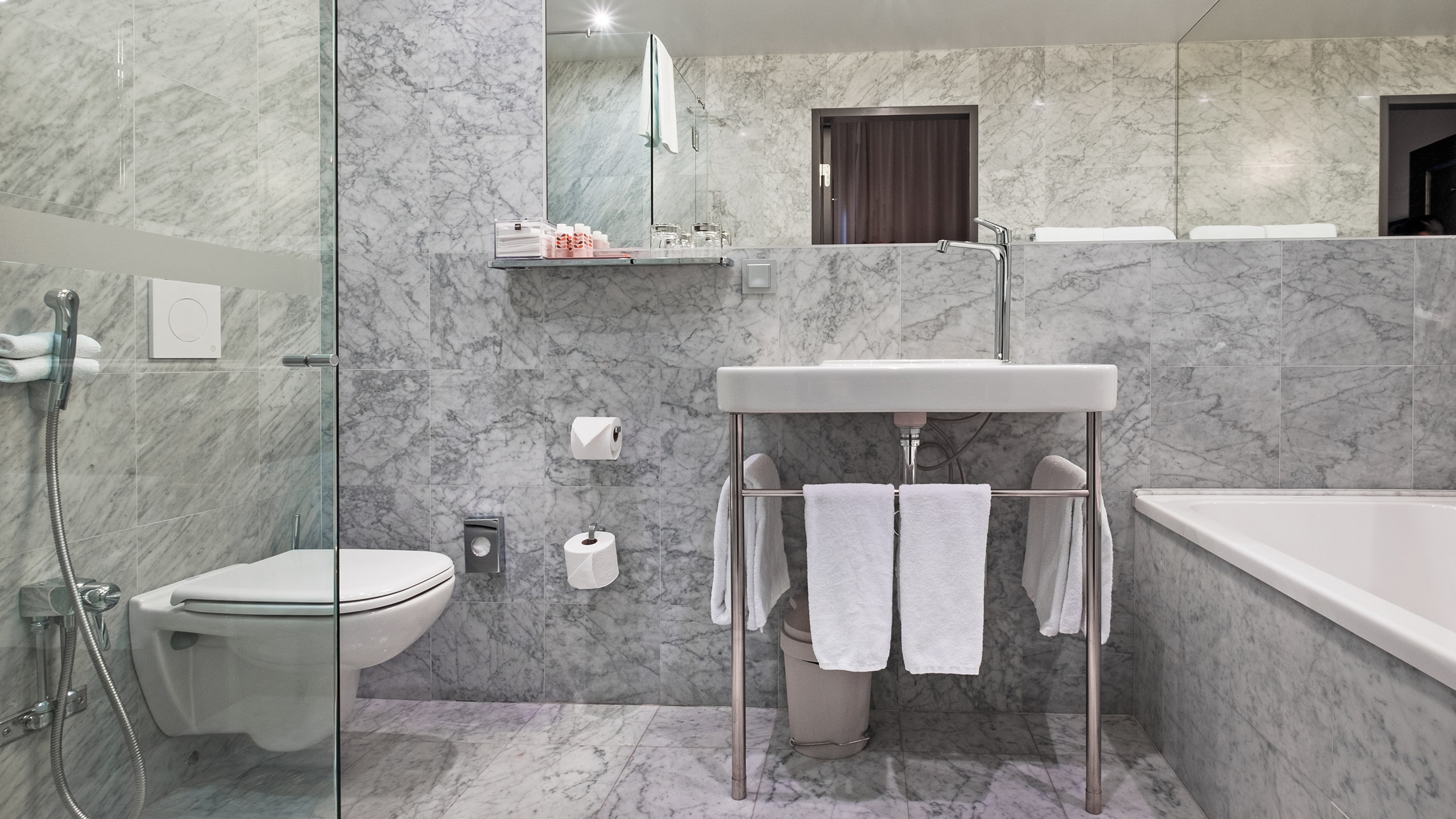 nobis-stockholm-bathroom