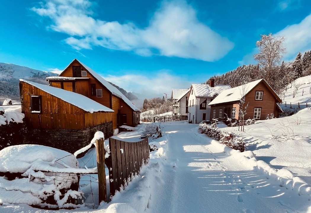 A view of Åmot's exterior in winter.