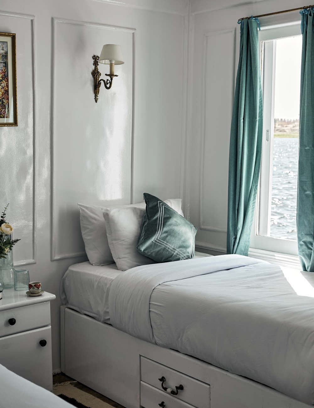 A twin room on the Lotus dahabiya from Lazuli.