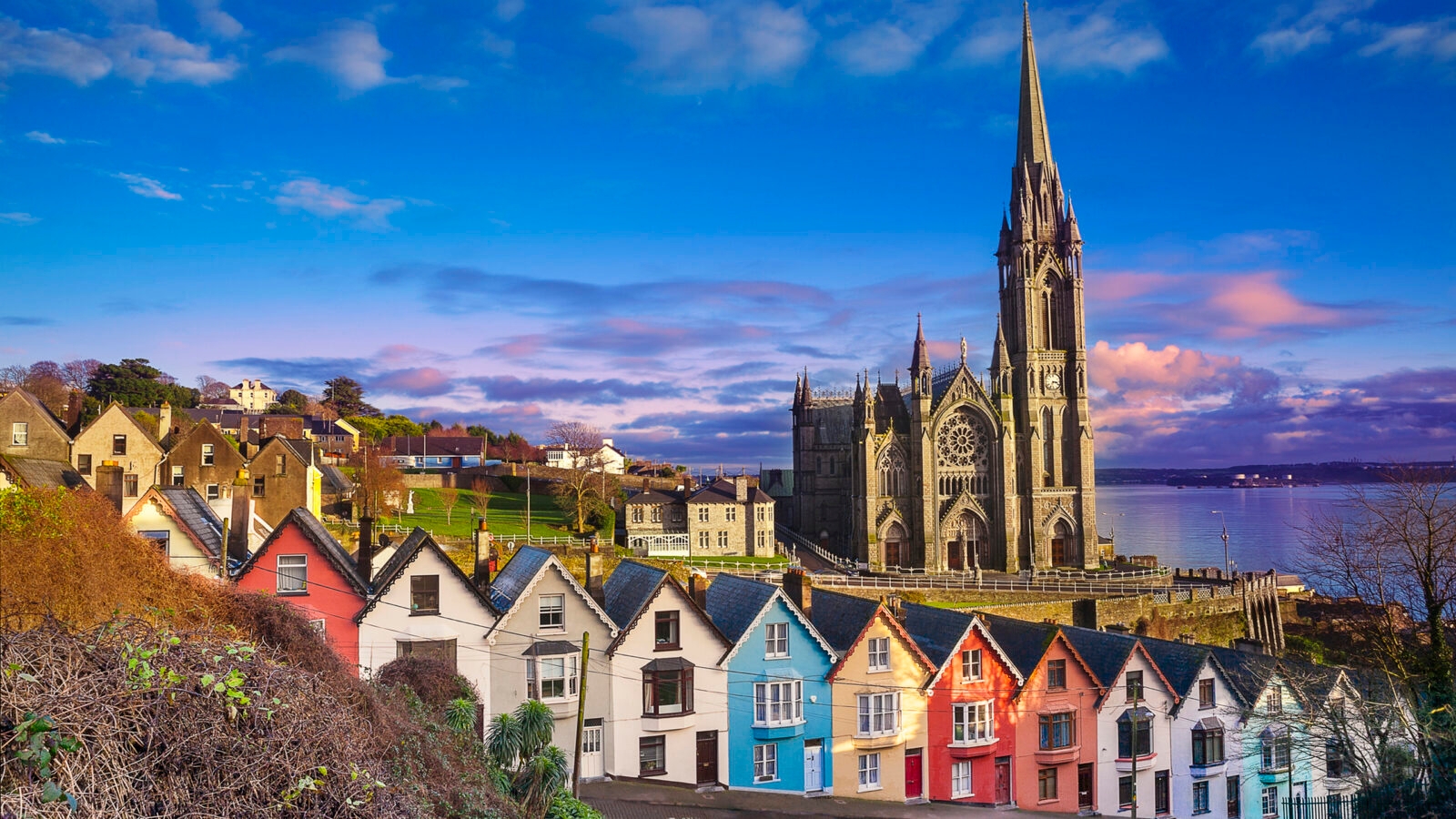colourful-houses-cobh-cork-ireland