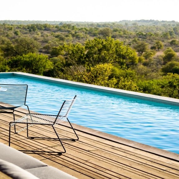 The Best Luxury Safari Lodges in Africa thumbnail