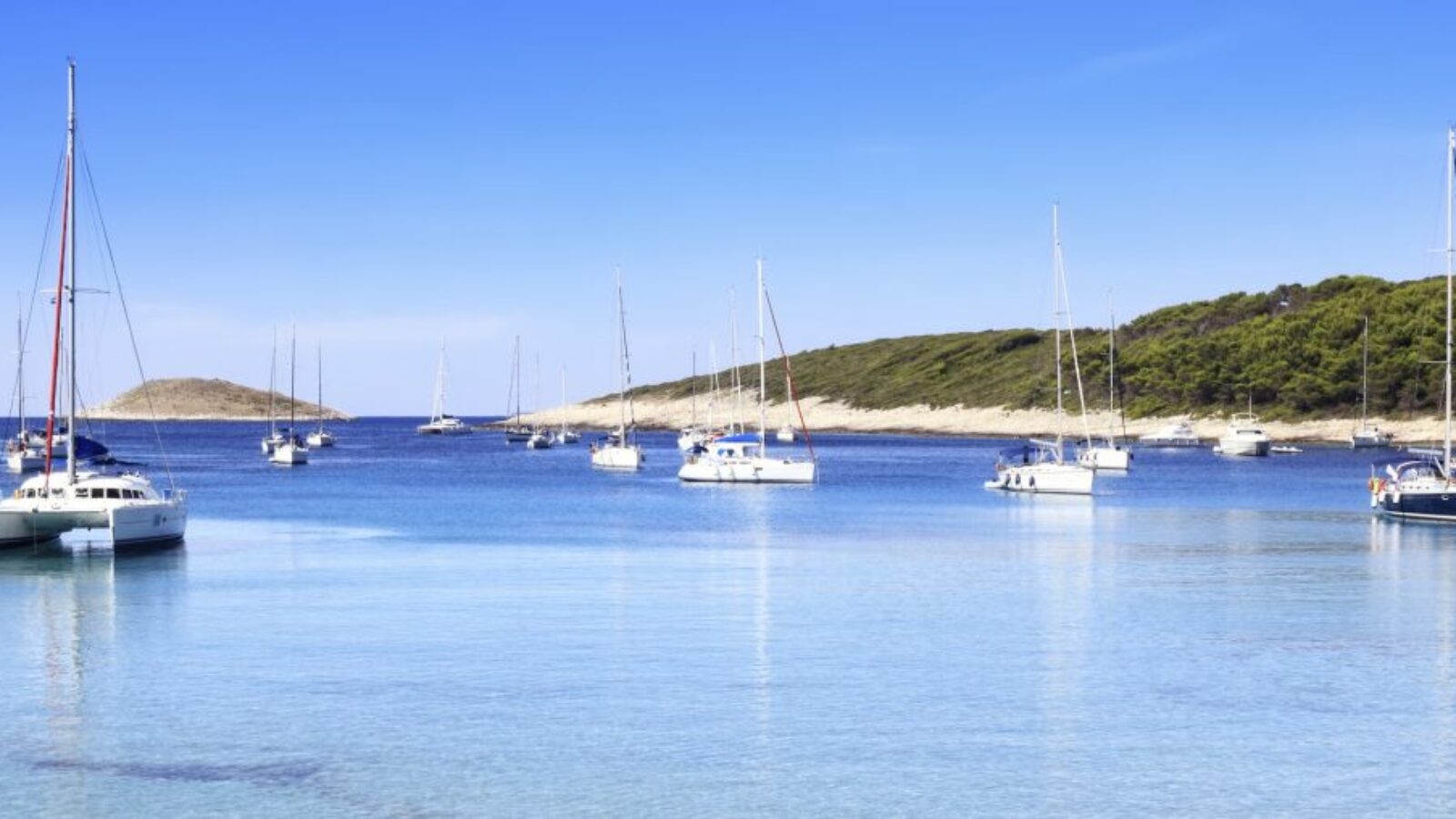 hvar-boats