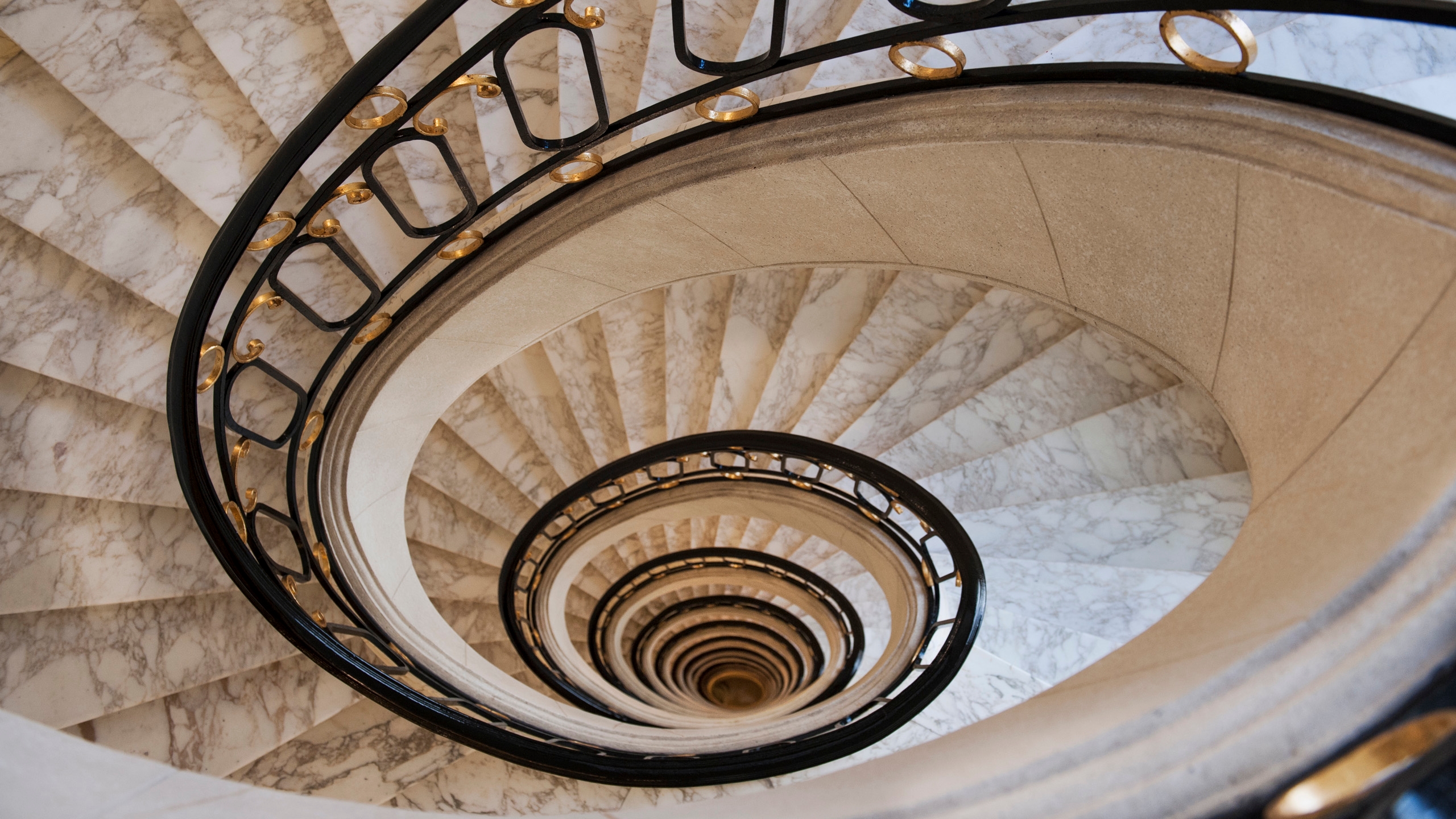 alvear-palace-hotel-staircase