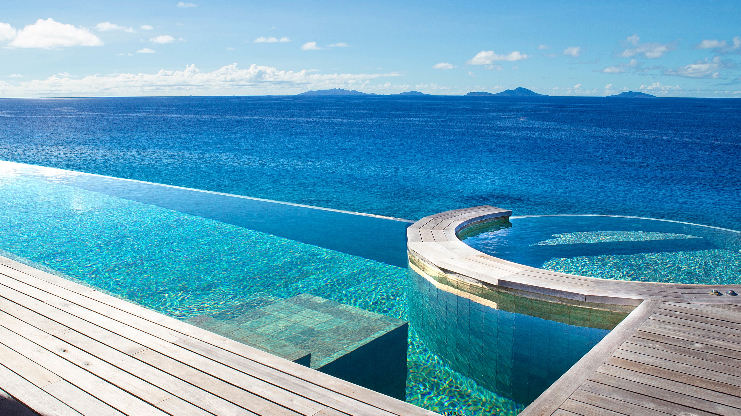 fregate-island-pool