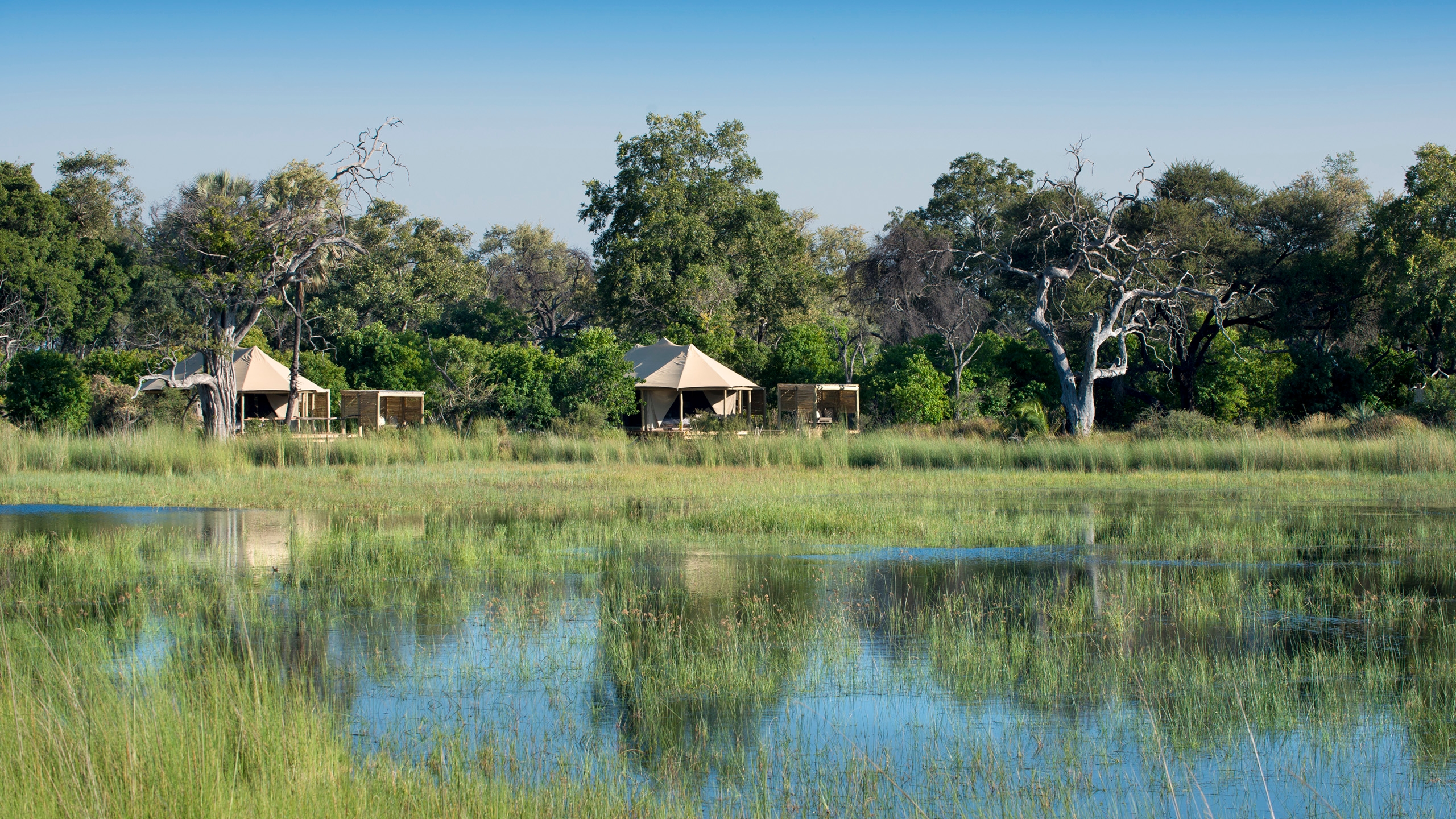 nxabega-lodge-exterior