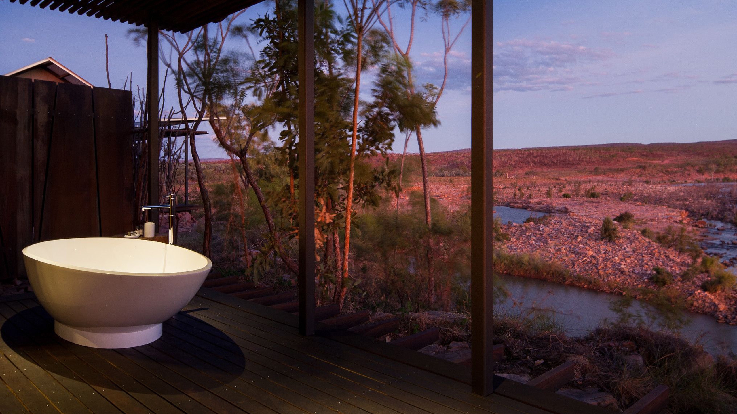 el-questro-cliffside-bath-tub