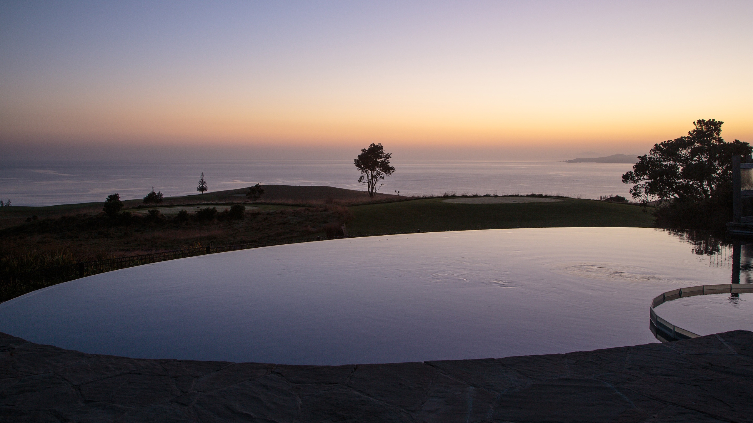 lodge-at-kuari-cliffs-family-pool-sunset