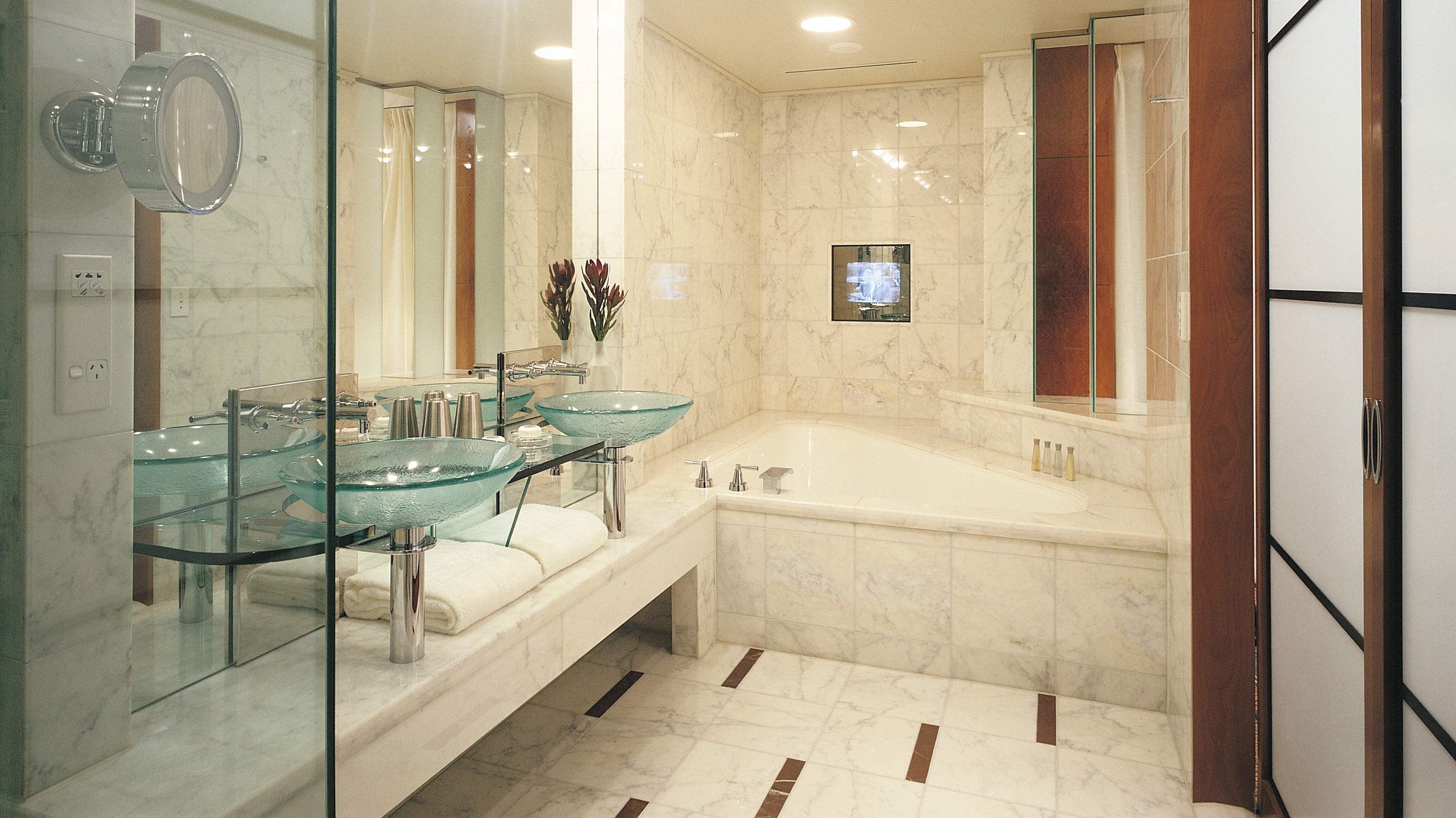 park-hyatt-melbourne-bathroom-1
