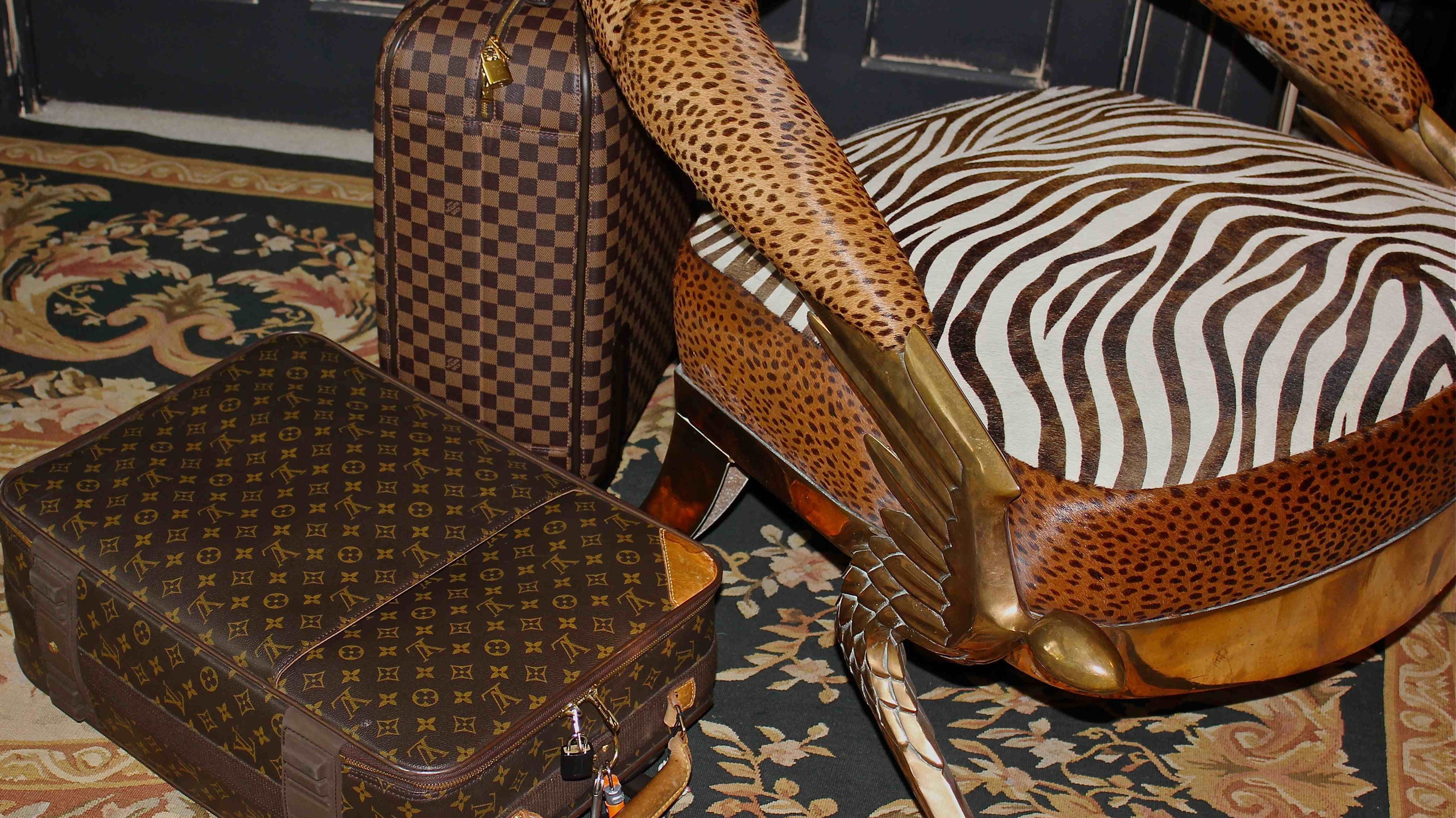 oak-house-suitcase-and-chair