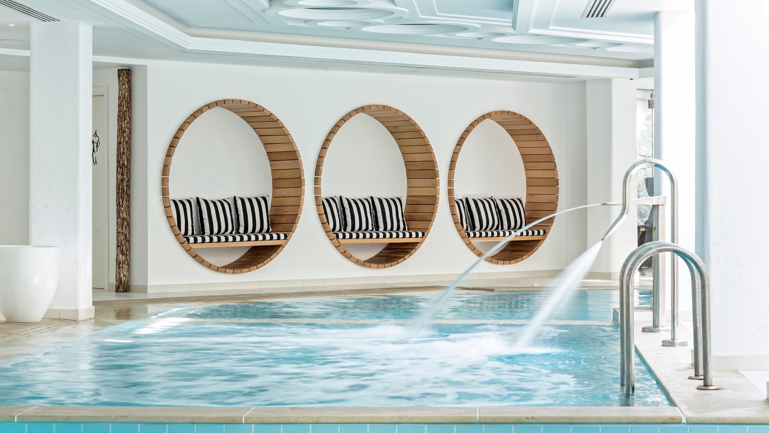 myconian-villa-spa-pool