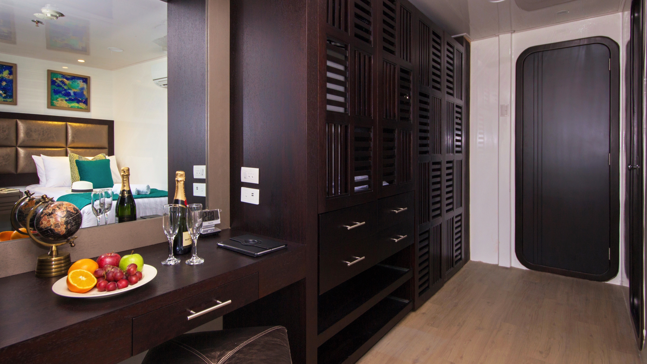 alia-catamaran-galapagos-cabin-2