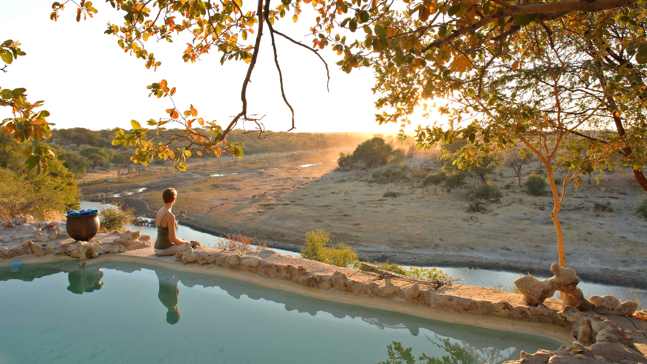 Meno a Kwena Pool View Sunset, Makgadigadi Pans, Botswana