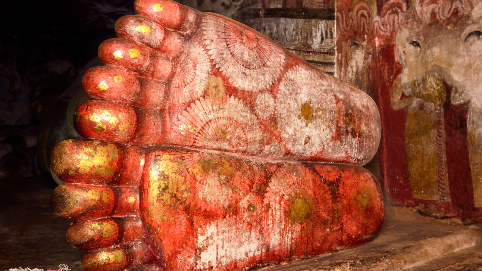 buddah-feet-dambulla-temples
