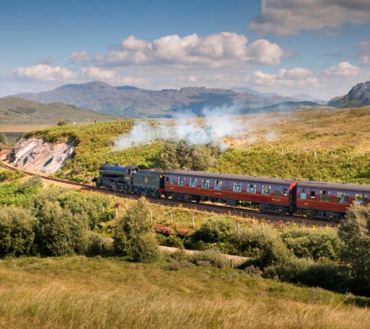 jacobite-steam-train