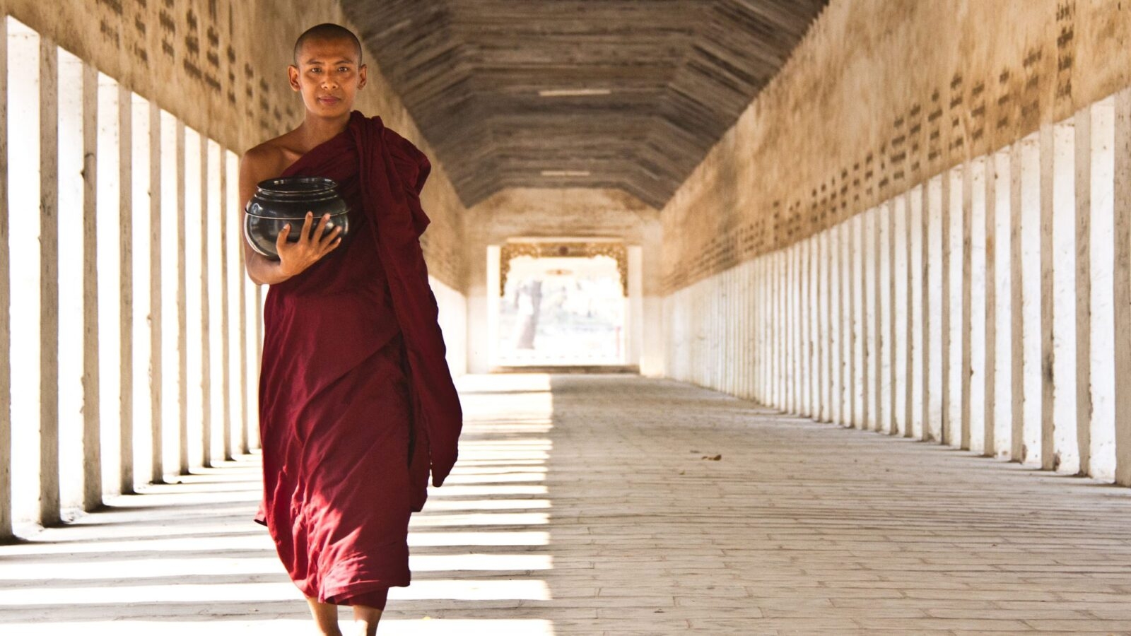 Shwezigon-Temple-Bagan,-Myanmar