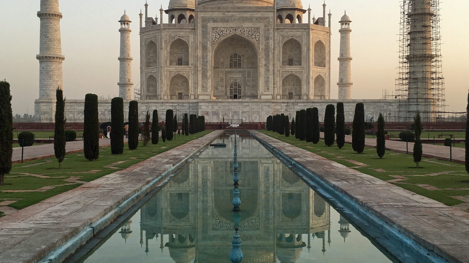 taj-mahal-sunrise