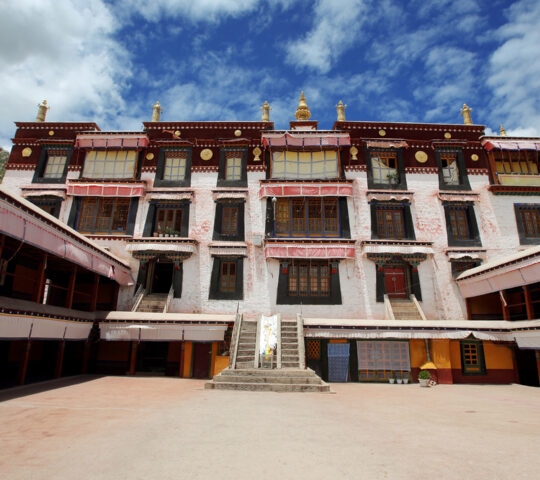 drepung-monastary-lhasa