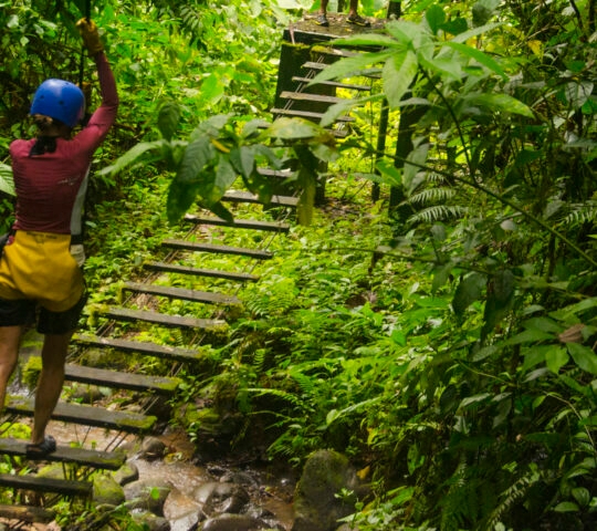 pacuare-lodge-canyoning