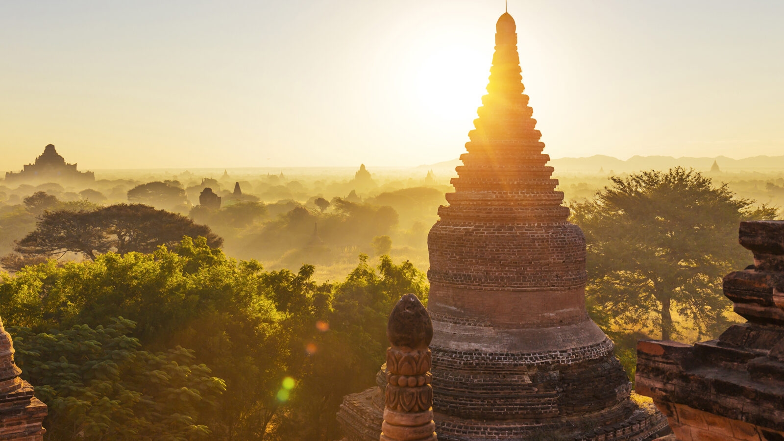 bagan-pagoda-sunlight