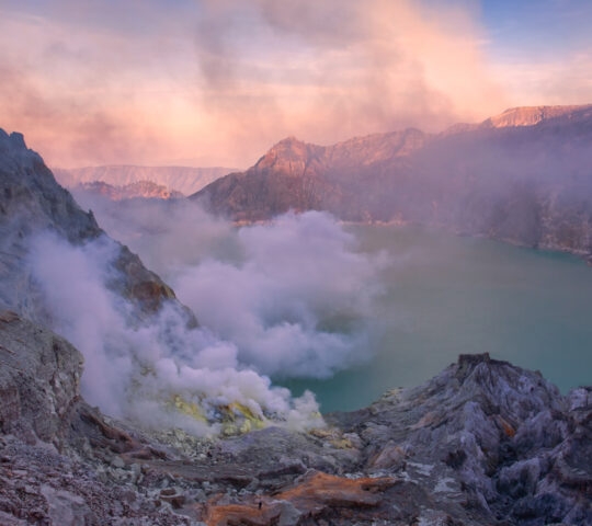mount-ijen-sunrise