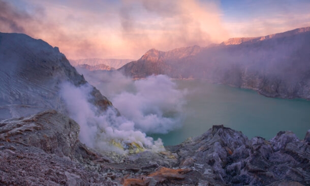 mount-ijen-sunrise