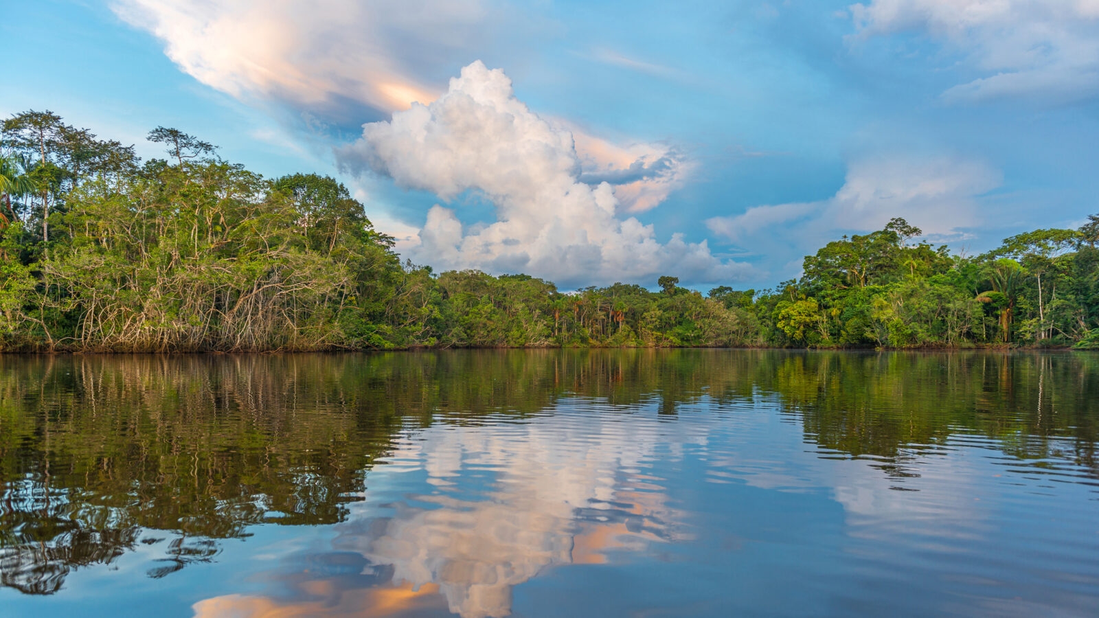 colombia-amazon-river