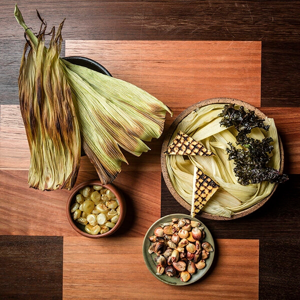 Jacada Peru - Aerial image of plates of food on a table