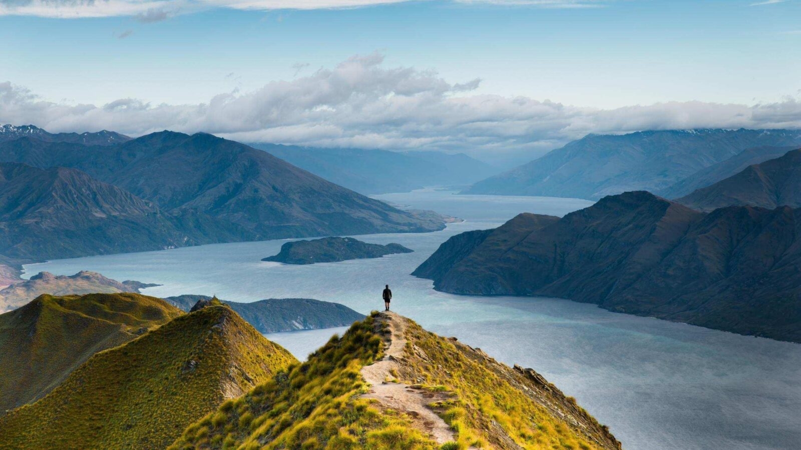 Roys peak mountain hike in Wanaka New Zealand.