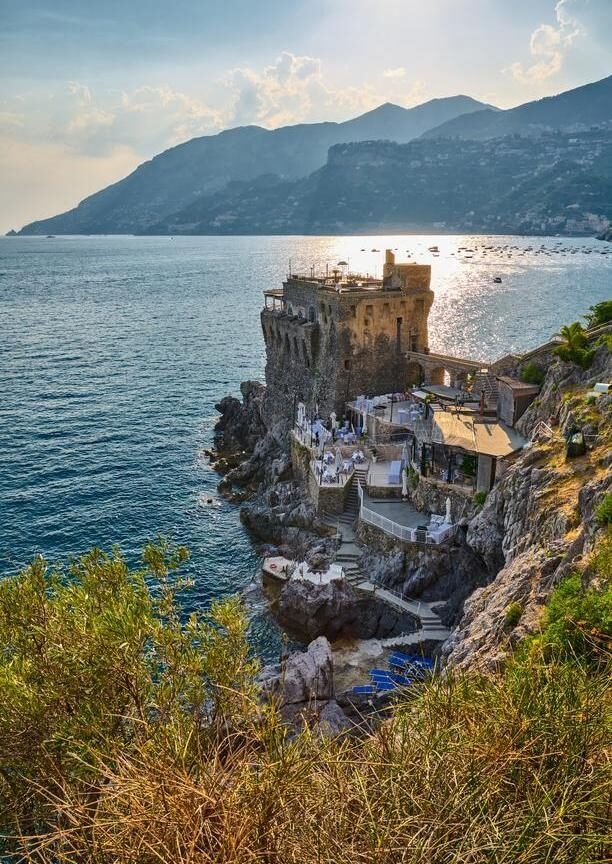 Luxury European Tours - A luxury hotel and restaurant on the Amalfi Coast, Italy