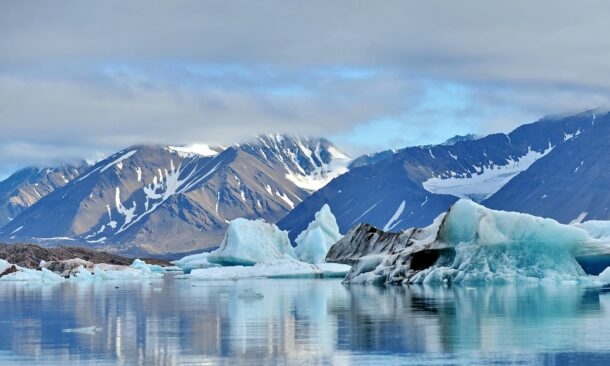 A Circumnavigation of Arctic Islands