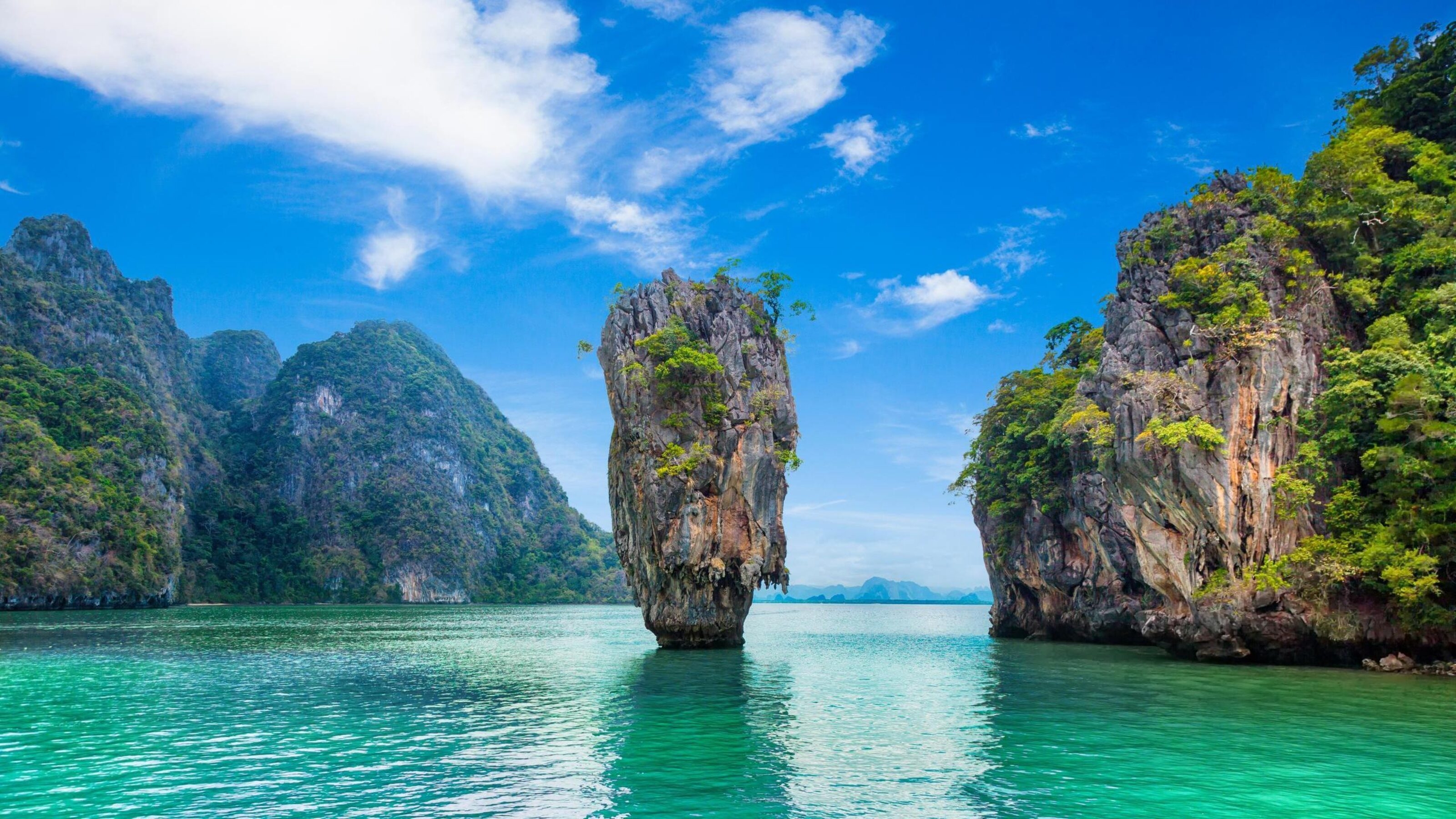 Thailand James Bond stone Island